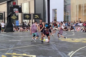 教练：谁拿球你就干谁！