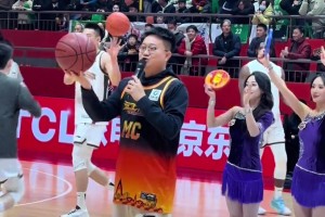 普拉姆作为女篮球员，舞蹈也不错哦！